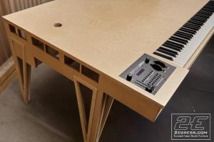 Studio Desk | Zeus | 2Egress